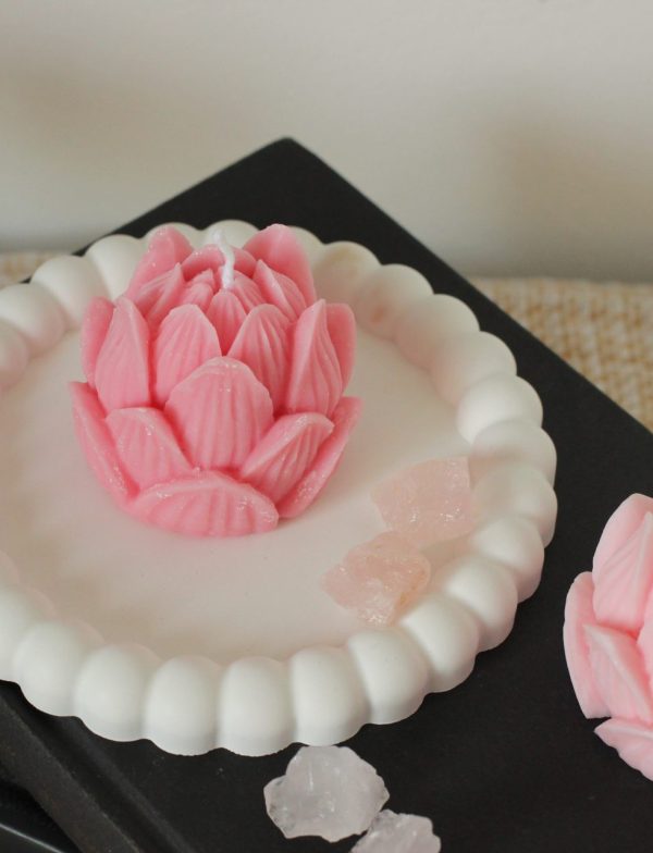 Lotus Stumpenkerze "Lotus" – Bild 3